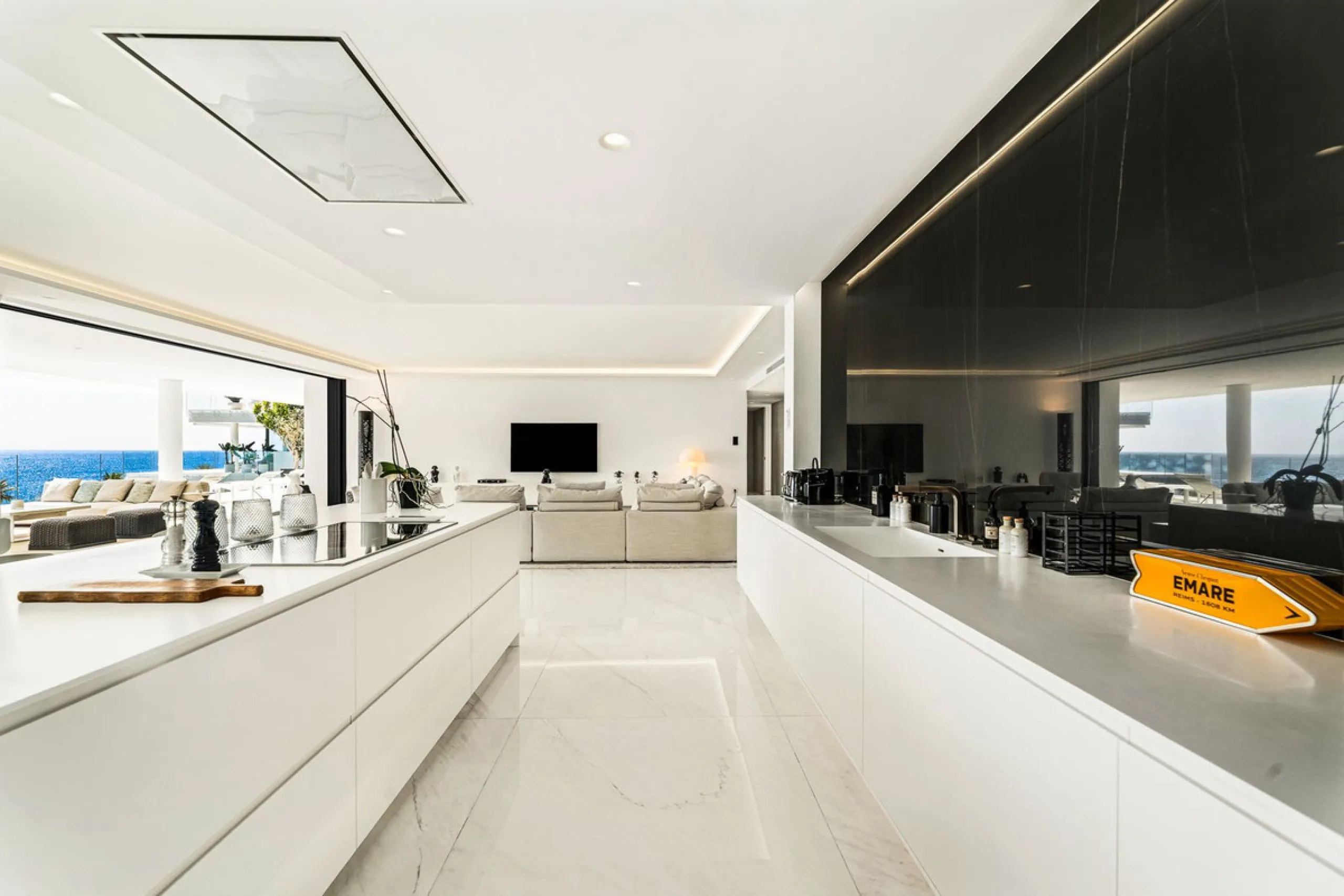 Luxury Beachfront Apartment in Emare Residential Complex