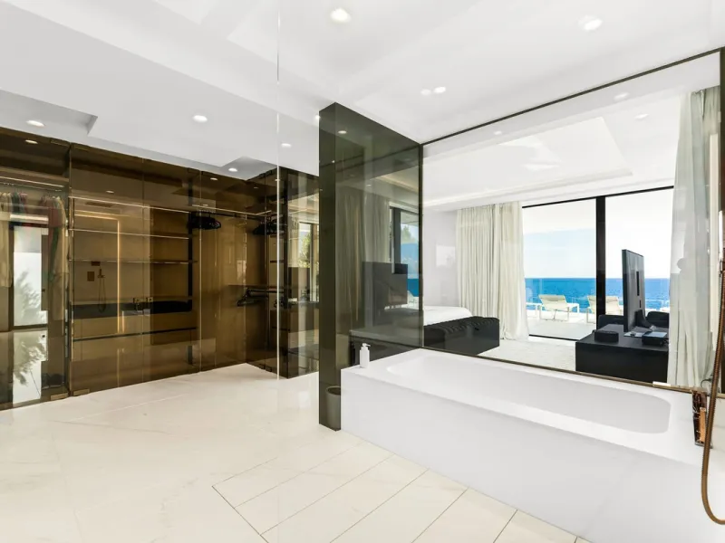 Luxury Beachfront Apartment in Emare Residential Complex