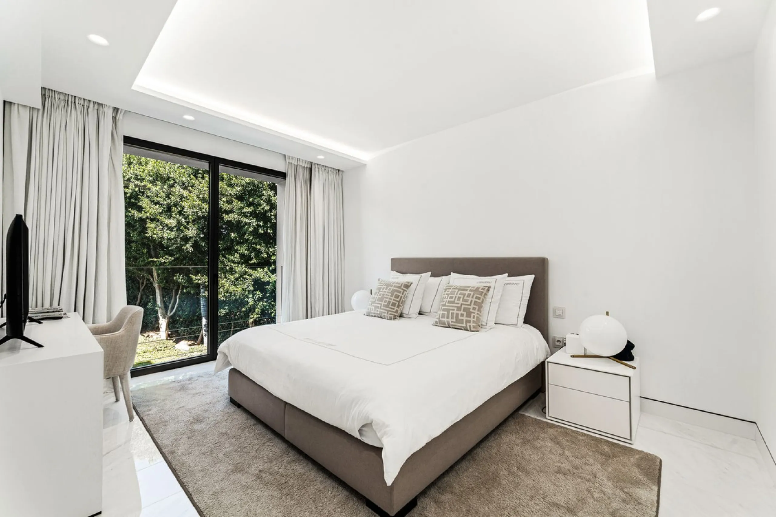Luxury Beachfront Apartment in Emare Residential Complex