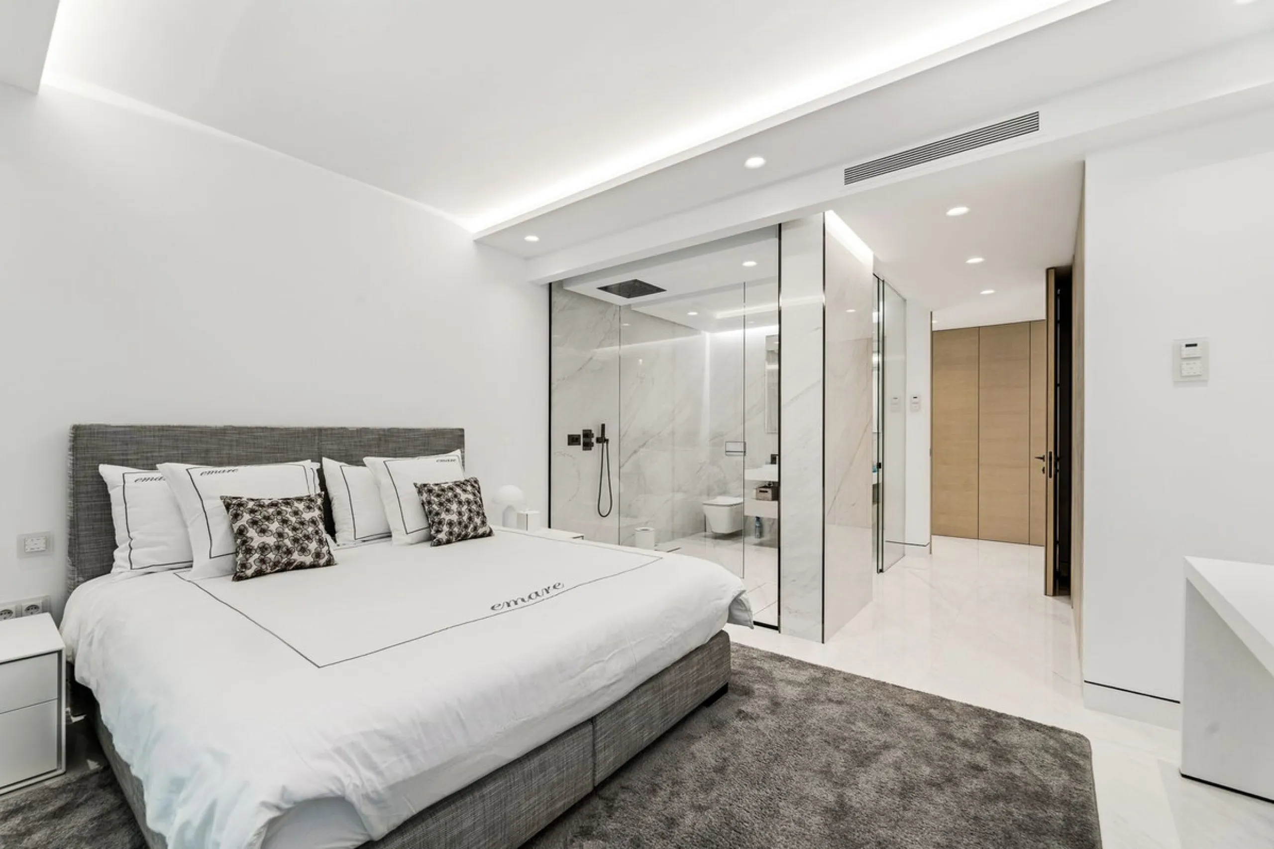 Luxury Beachfront Apartment in Emare Residential Complex