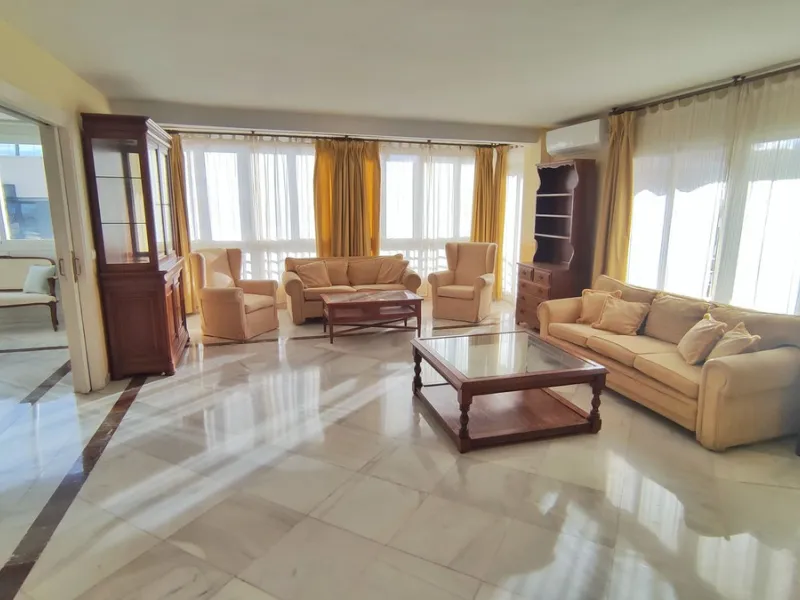 Apartment - Middle Floor Apartment в продаже в Marbella, Málaga. В доме 4 спален и 3 ванных комнат. Площадь дома 158 м²
