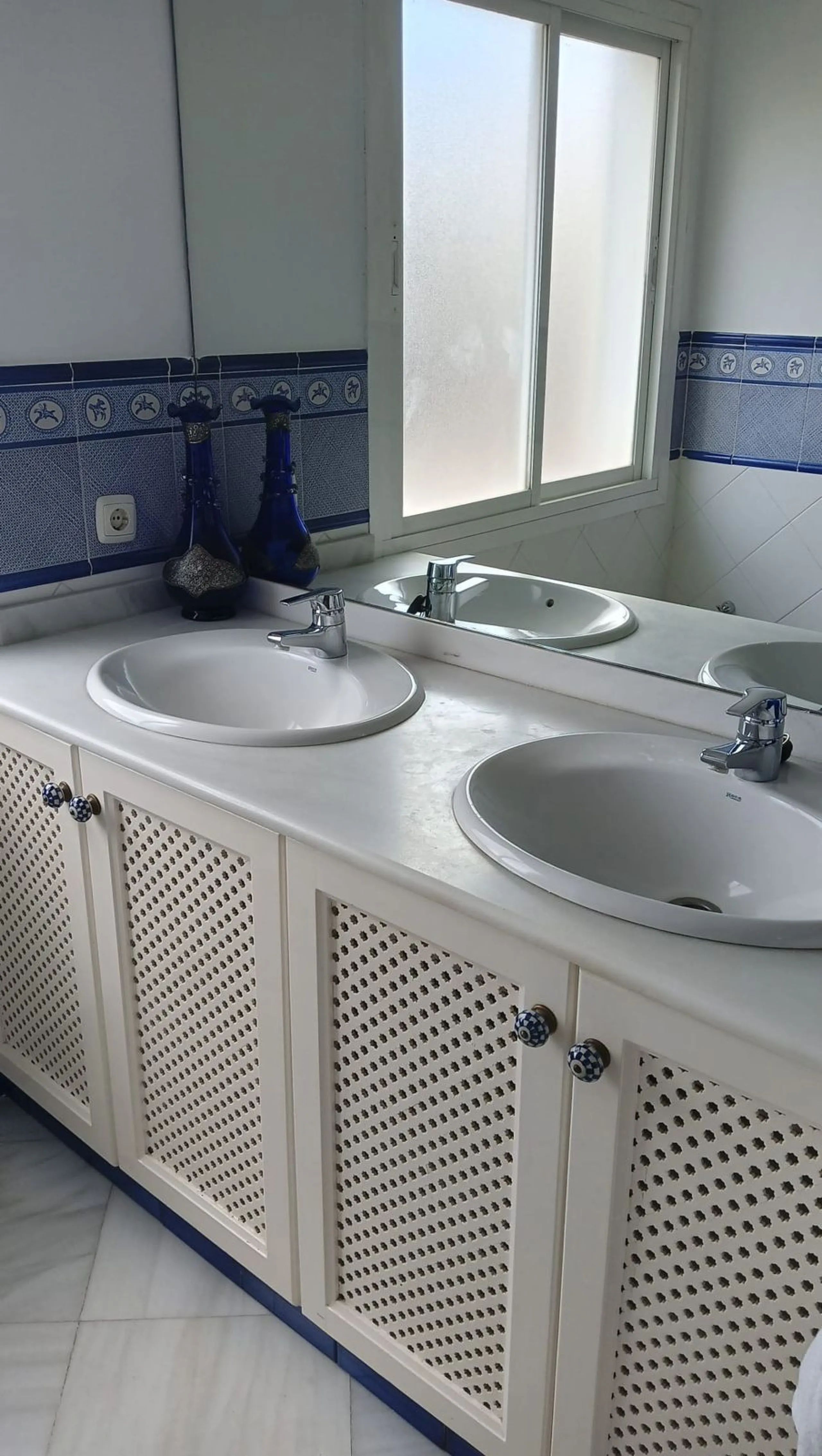 Apartment - Middle Floor Apartment в продаже в Marbella, Málaga. В доме 4 спален и 3 ванных комнат. Площадь дома 158 м²