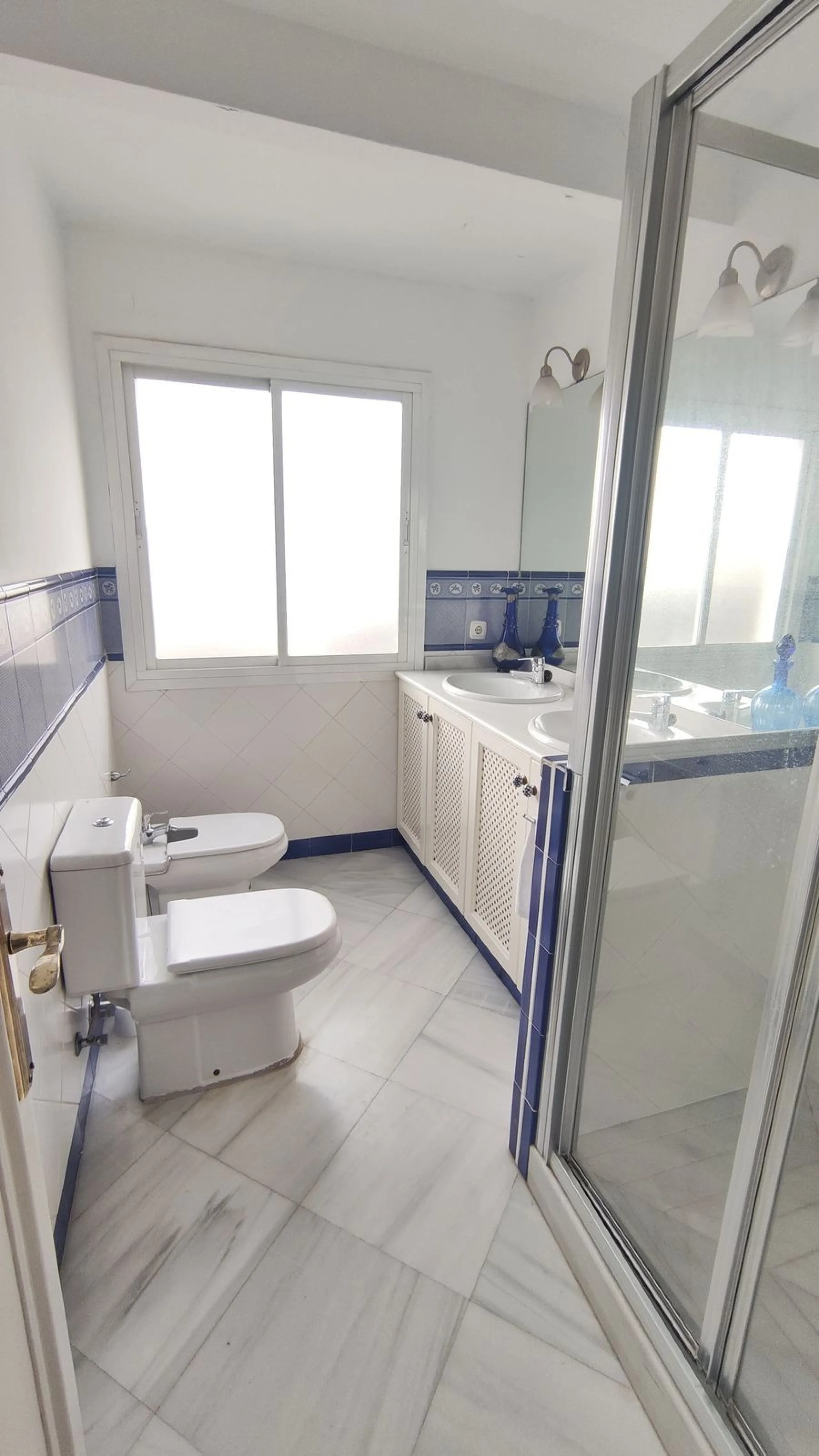 Apartment - Middle Floor Apartment в продаже в Marbella, Málaga. В доме 4 спален и 3 ванных комнат. Площадь дома 158 м²
