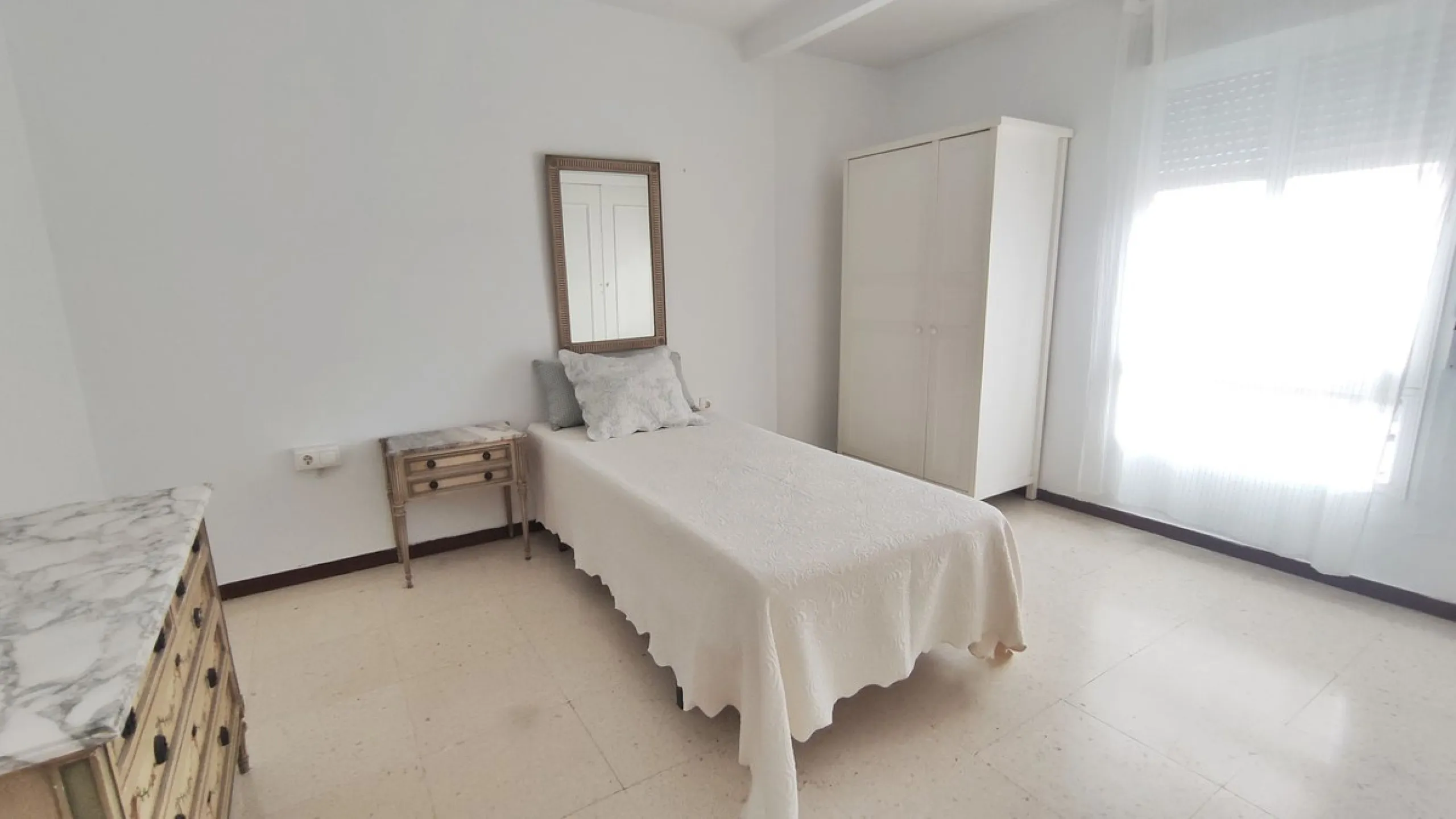 Apartment - Middle Floor Apartment в продаже в Marbella, Málaga. В доме 4 спален и 3 ванных комнат. Площадь дома 158 м²