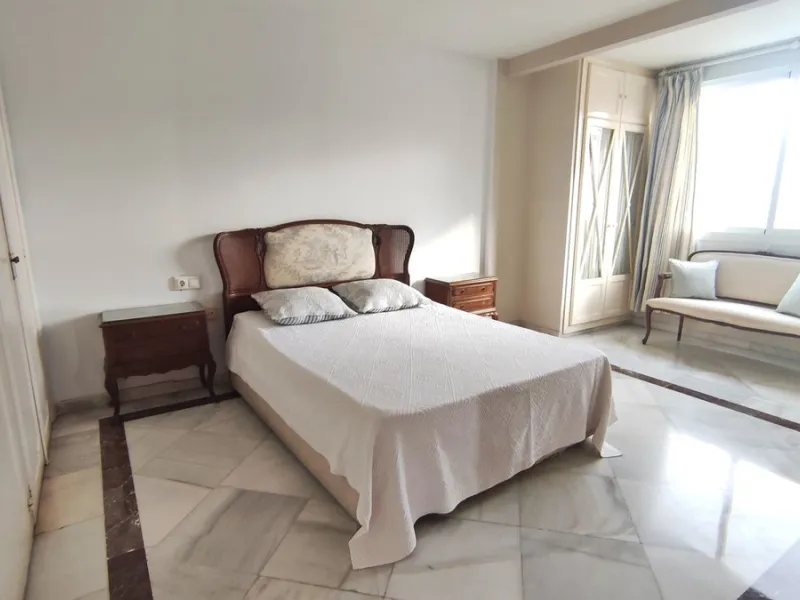 Apartment - Middle Floor Apartment в продаже в Marbella, Málaga. В доме 4 спален и 3 ванных комнат. Площадь дома 158 м²
