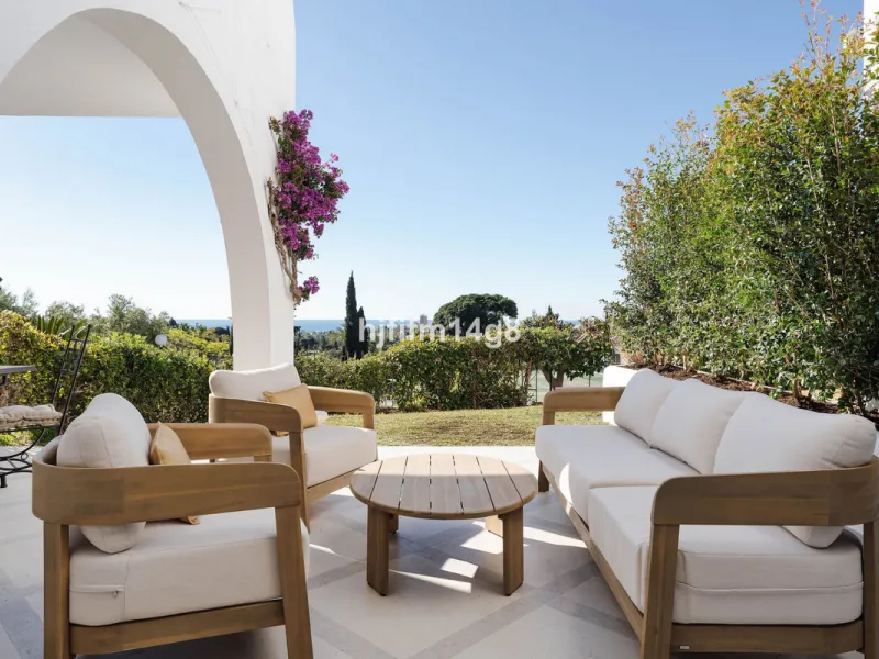 Welcome to this stunning and fully refurbished three-bedroom townhouse for sale in the sought-after residential enclave of La Colina, in the heart of Nueva Andalucía, Marbella. Tastefully renovated throughout and sold fully furnished, this turnkey home of
