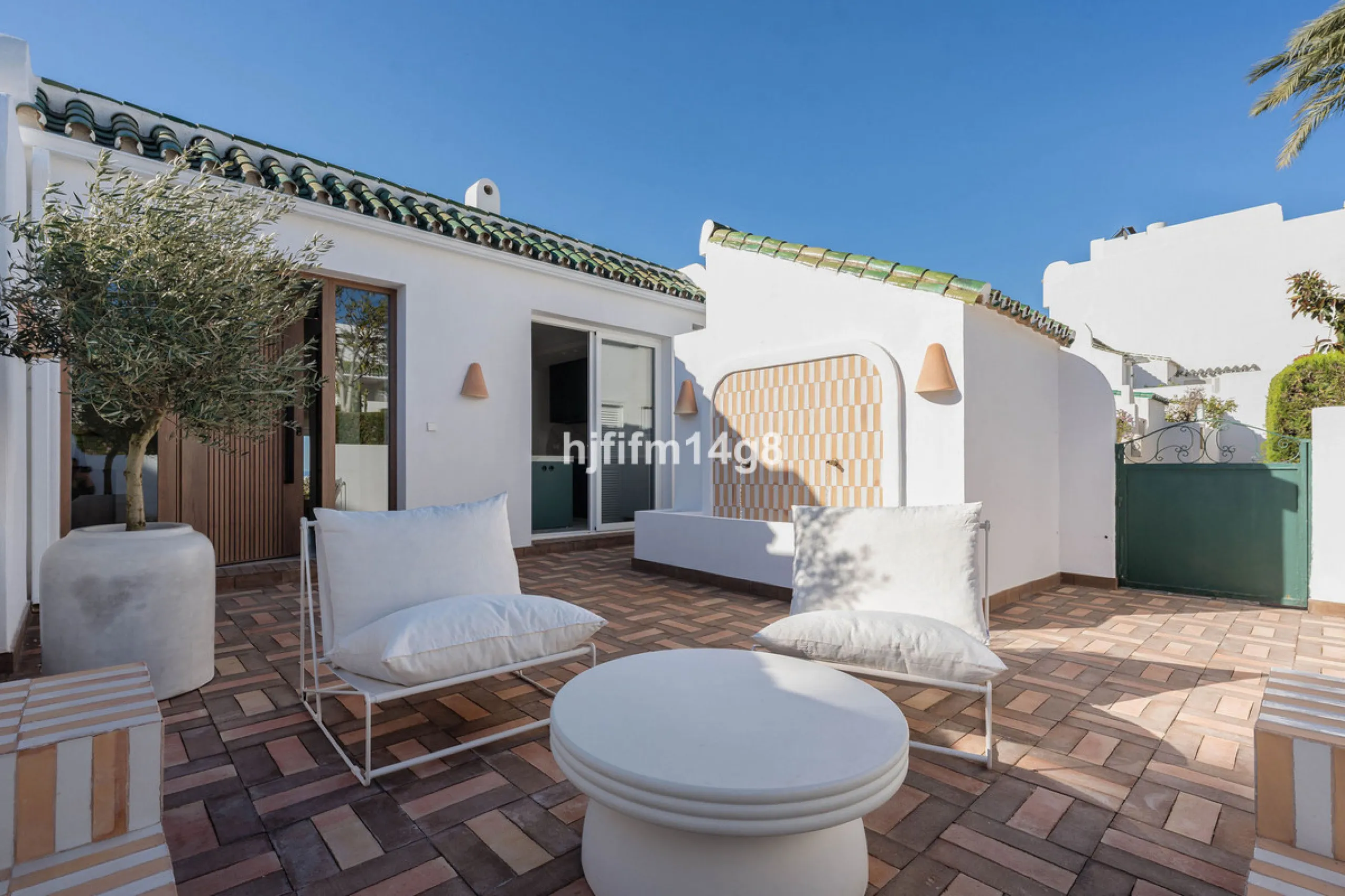 Welcome to this stunning and fully refurbished three-bedroom townhouse for sale in the sought-after residential enclave of La Colina, in the heart of Nueva Andalucía, Marbella. Tastefully renovated throughout and sold fully furnished, this turnkey home of