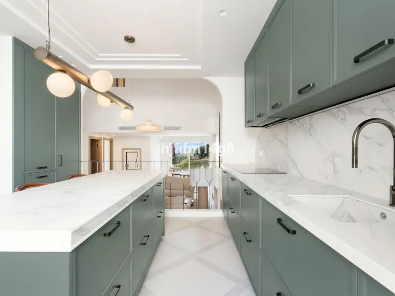 Welcome to this stunning and fully refurbished three-bedroom townhouse for sale in the sought-after residential enclave of La Colina, in the heart of Nueva Andalucía, Marbella. Tastefully renovated throughout and sold fully furnished, this turnkey home of