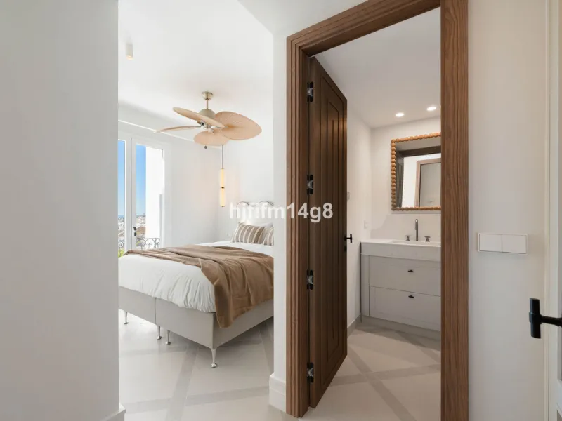 Welcome to this stunning and fully refurbished three-bedroom townhouse for sale in the sought-after residential enclave of La Colina, in the heart of Nueva Andalucía, Marbella. Tastefully renovated throughout and sold fully furnished, this turnkey home of