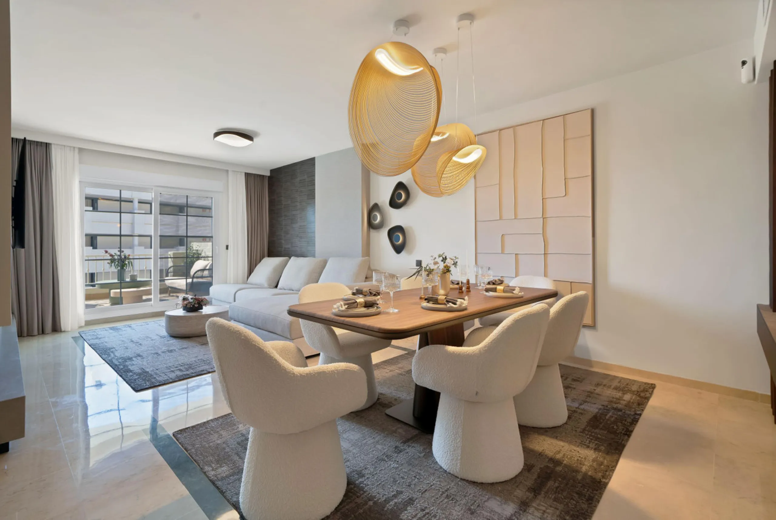 Exclusive Renovated Apartment in Marbella's Golden Mile, next to Hotel Puente