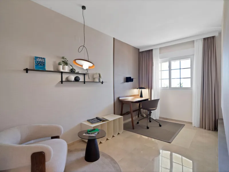 Exclusive Renovated Apartment in Marbella's Golden Mile, next to Hotel Puente
