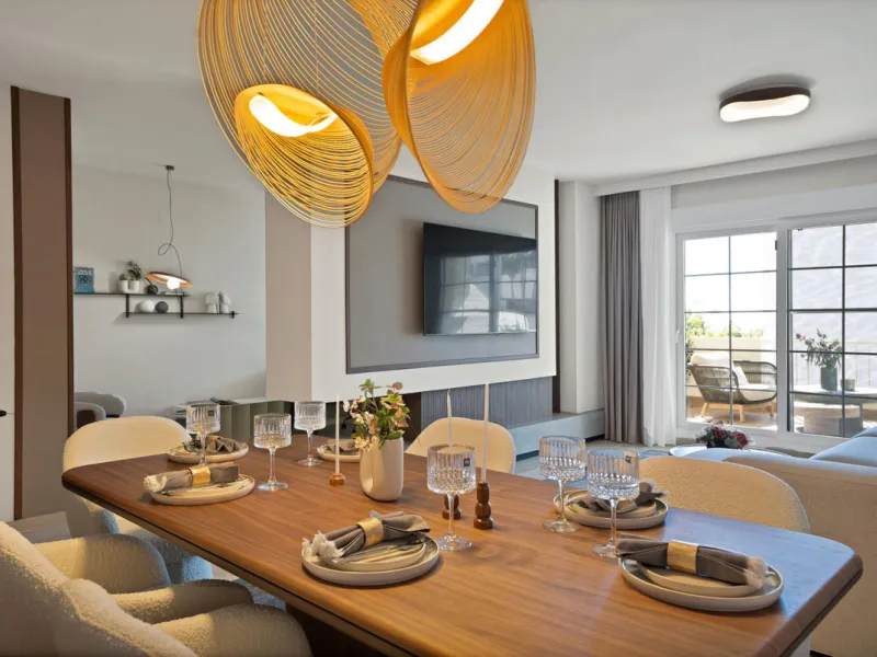 Exclusive Renovated Apartment in Marbella's Golden Mile, next to Hotel Puente