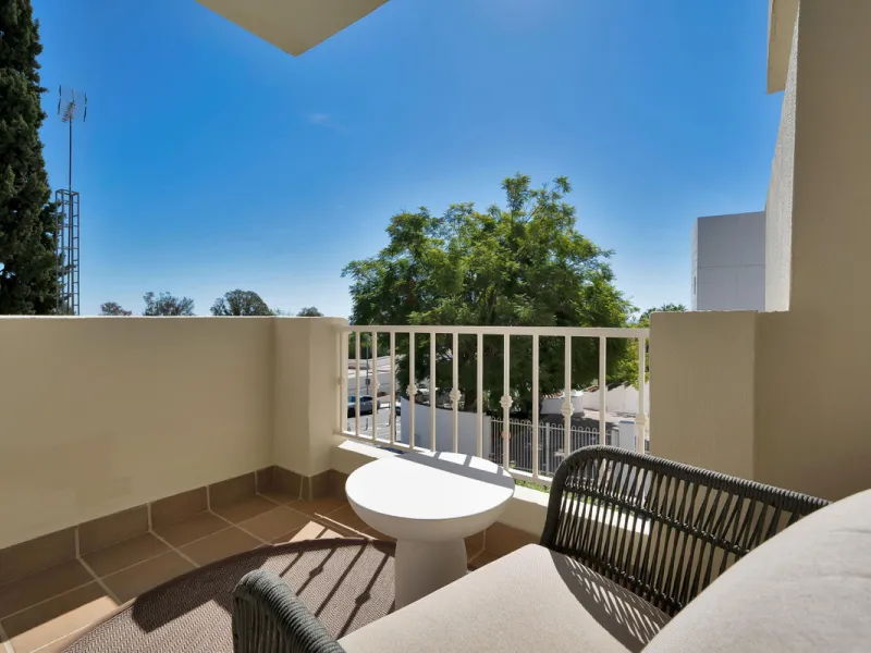 Exclusive Renovated Apartment in Marbella's Golden Mile, next to Hotel Puente