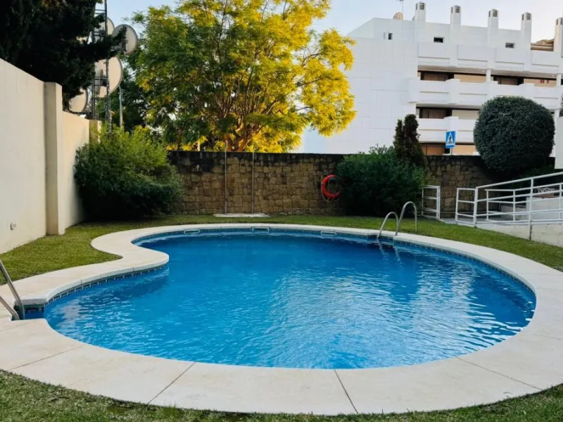 Exclusive Renovated Apartment in Marbella's Golden Mile, next to Hotel Puente