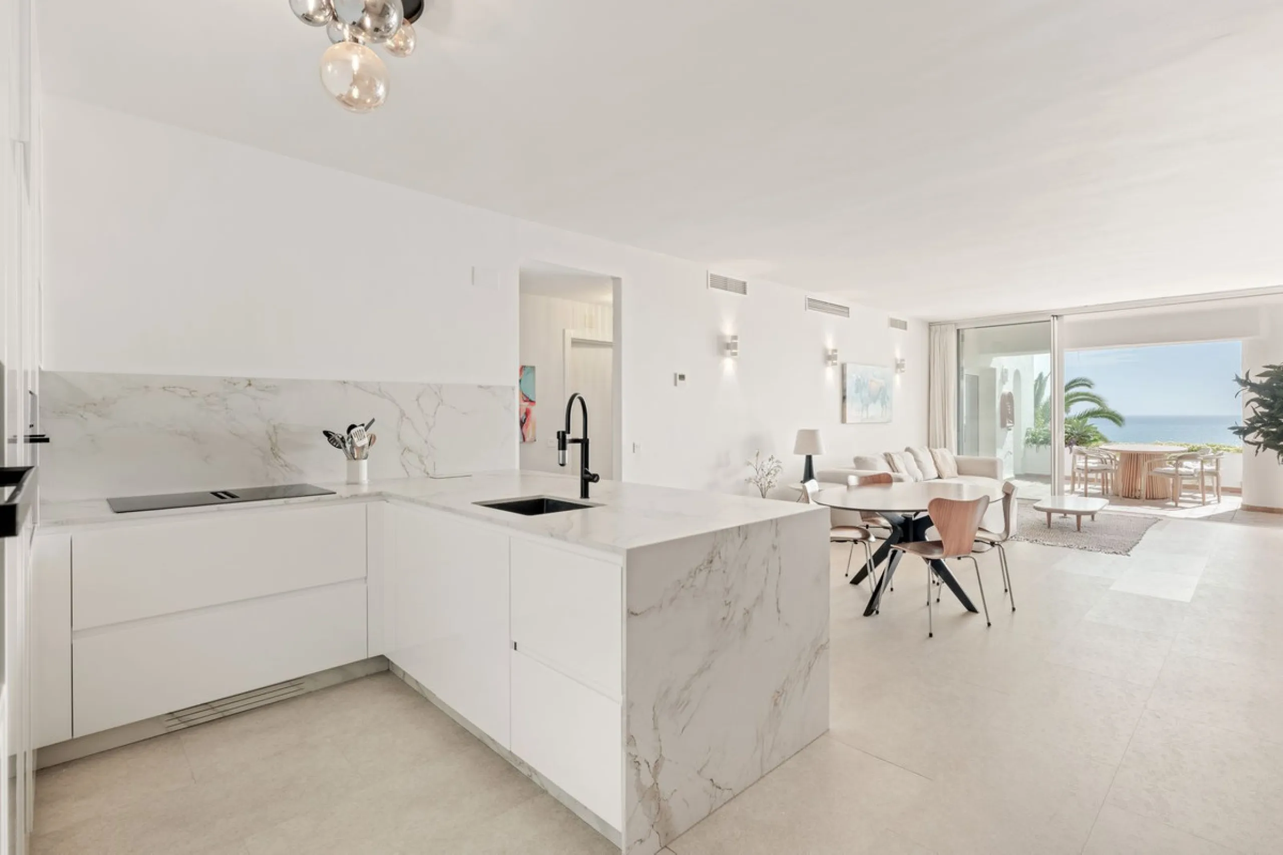 Completely renovated apartment for sale at Torremolinos' most sought-after address.