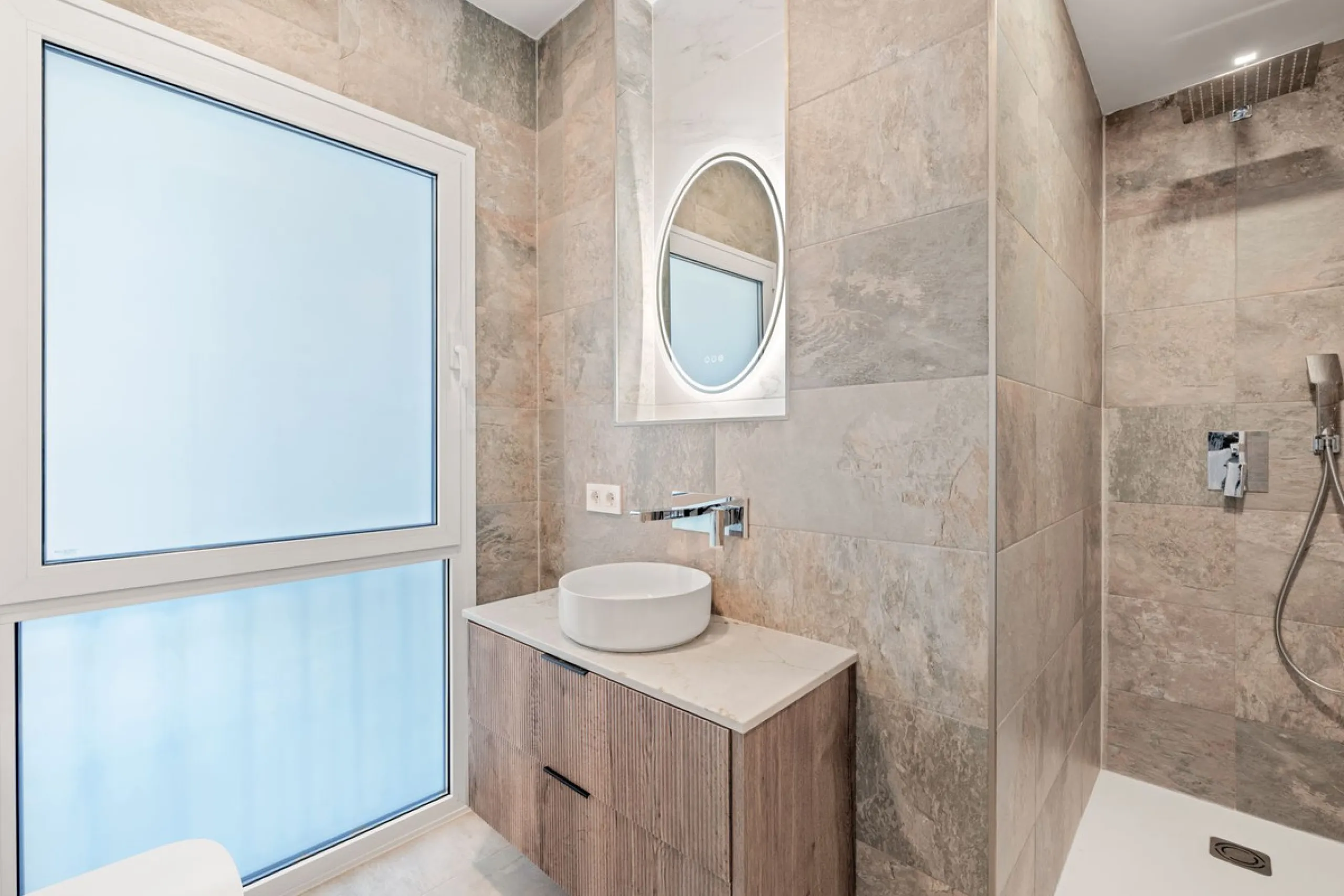 Completely renovated apartment for sale at Torremolinos' most sought-after address.