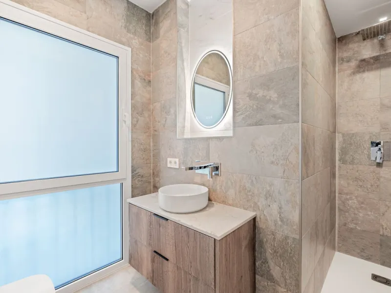 Completely renovated apartment for sale at Torremolinos' most sought-after address.