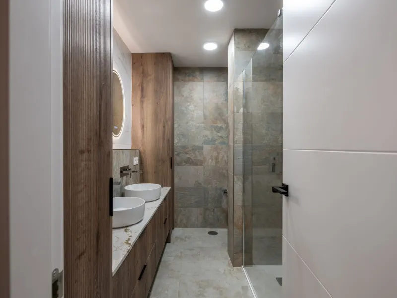 Completely renovated apartment for sale at Torremolinos' most sought-after address.