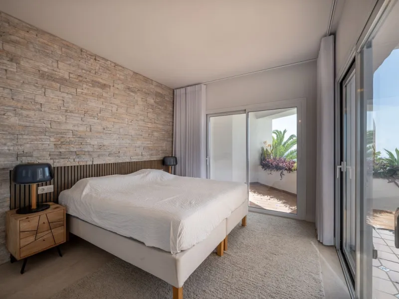Completely renovated apartment for sale at Torremolinos' most sought-after address.