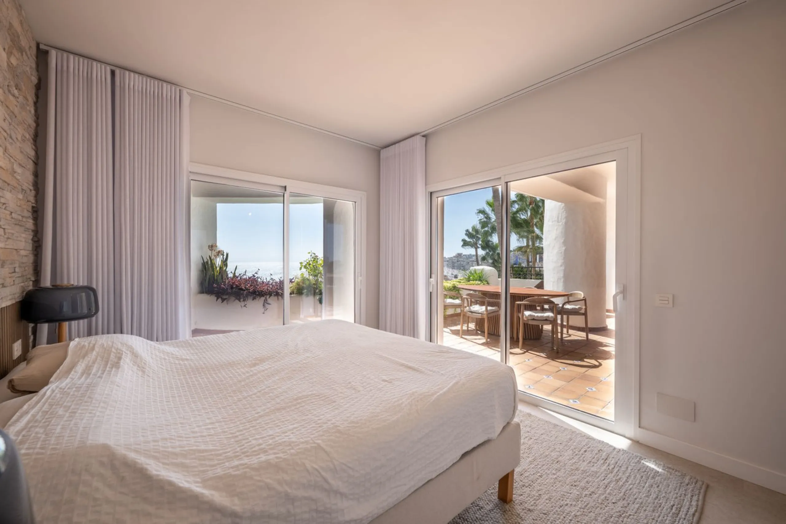 Completely renovated apartment for sale at Torremolinos' most sought-after address.