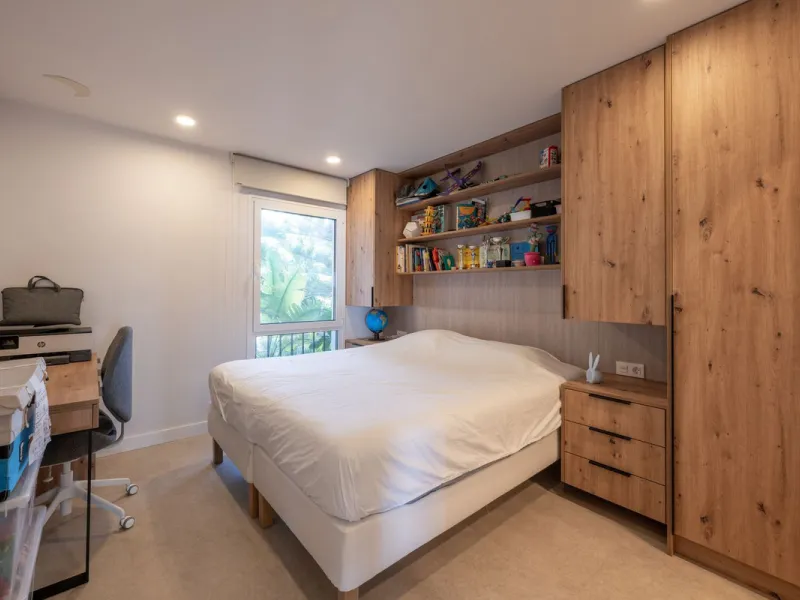 Completely renovated apartment for sale at Torremolinos' most sought-after address.
