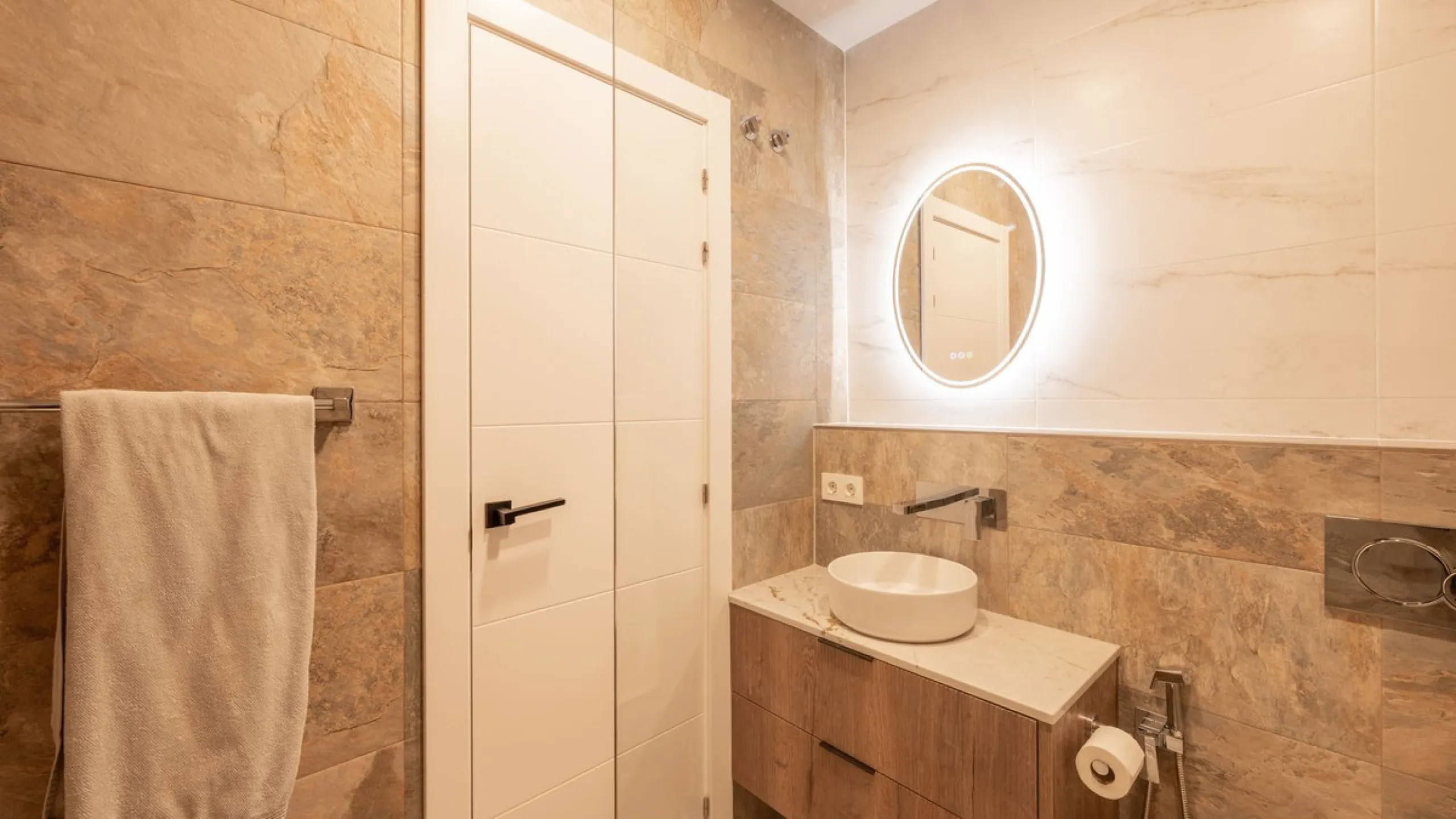 Completely renovated apartment for sale at Torremolinos' most sought-after address.