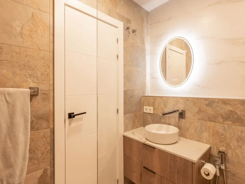Completely renovated apartment for sale at Torremolinos' most sought-after address.