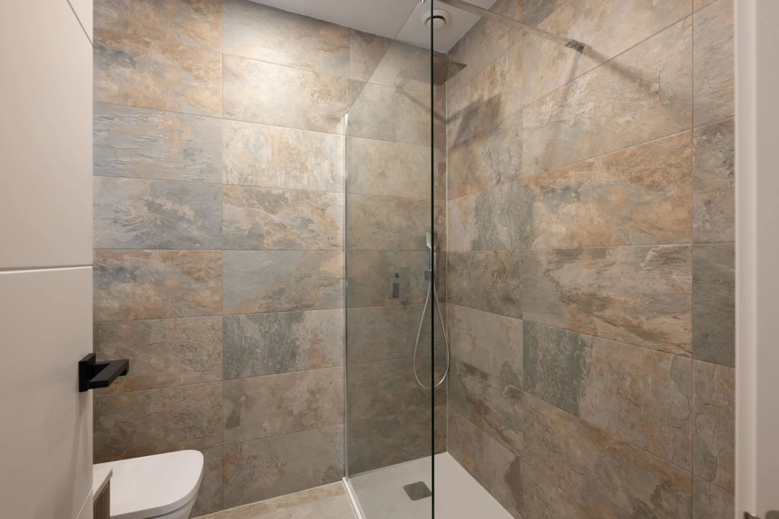 Completely renovated apartment for sale at Torremolinos' most sought-after address.
