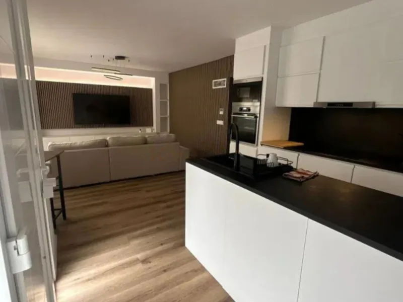 Middle Floor Apartment, Estepona, Costa del Sol.