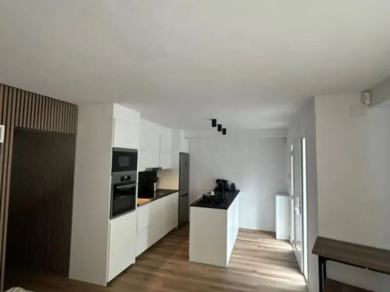Middle Floor Apartment, Estepona, Costa del Sol.