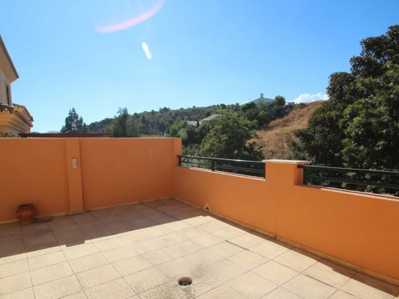 Spacious Semi‑Detached Villa for Sale in Los Pacos, Fuengirola