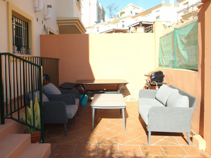 Spacious Semi‑Detached Villa for Sale in Los Pacos, Fuengirola