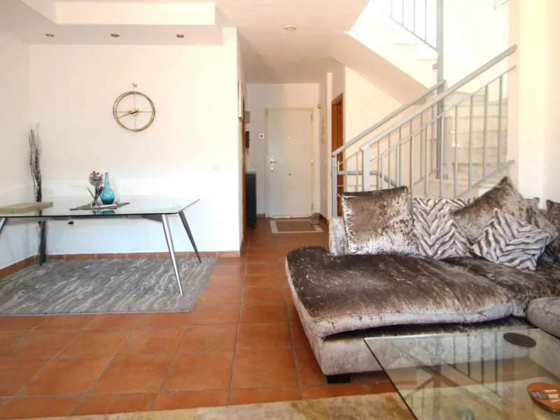 Spacious Semi‑Detached Villa for Sale in Los Pacos, Fuengirola
