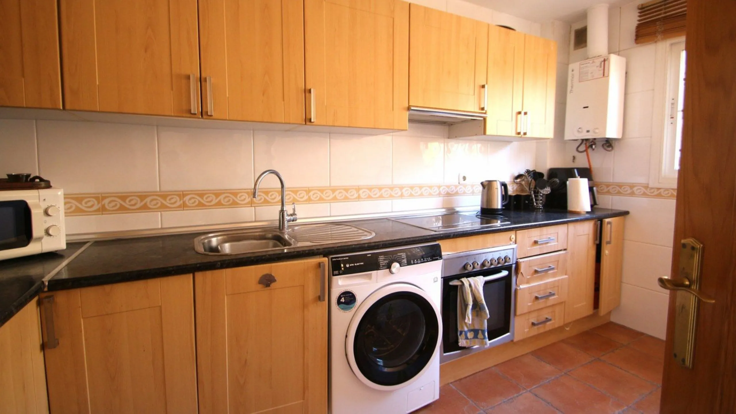 Spacious Semi‑Detached Villa for Sale in Los Pacos, Fuengirola