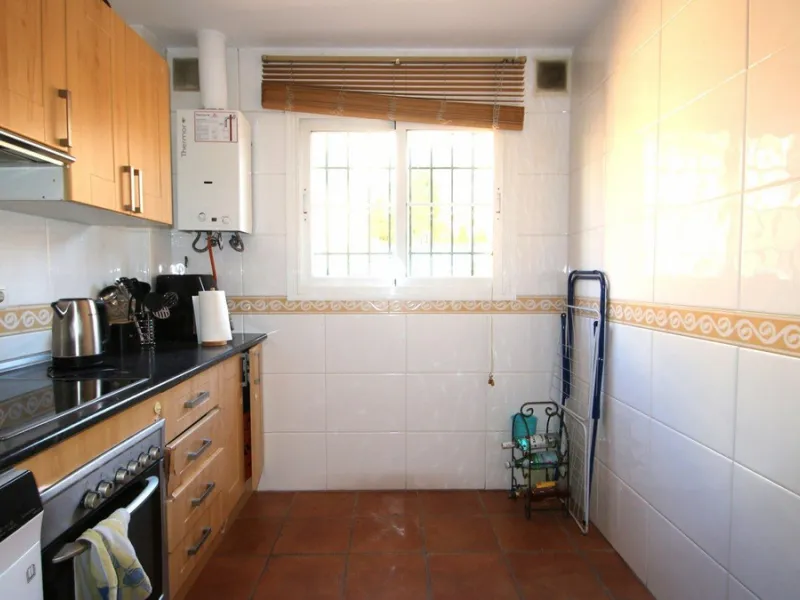 Spacious Semi‑Detached Villa for Sale in Los Pacos, Fuengirola