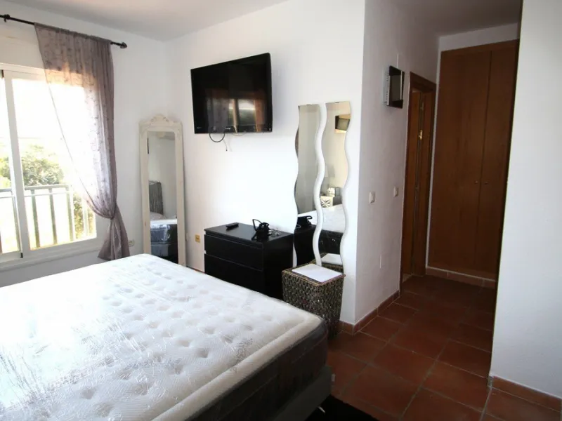 Spacious Semi‑Detached Villa for Sale in Los Pacos, Fuengirola