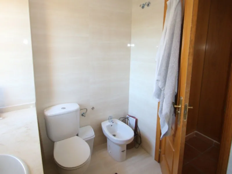 Spacious Semi‑Detached Villa for Sale in Los Pacos, Fuengirola