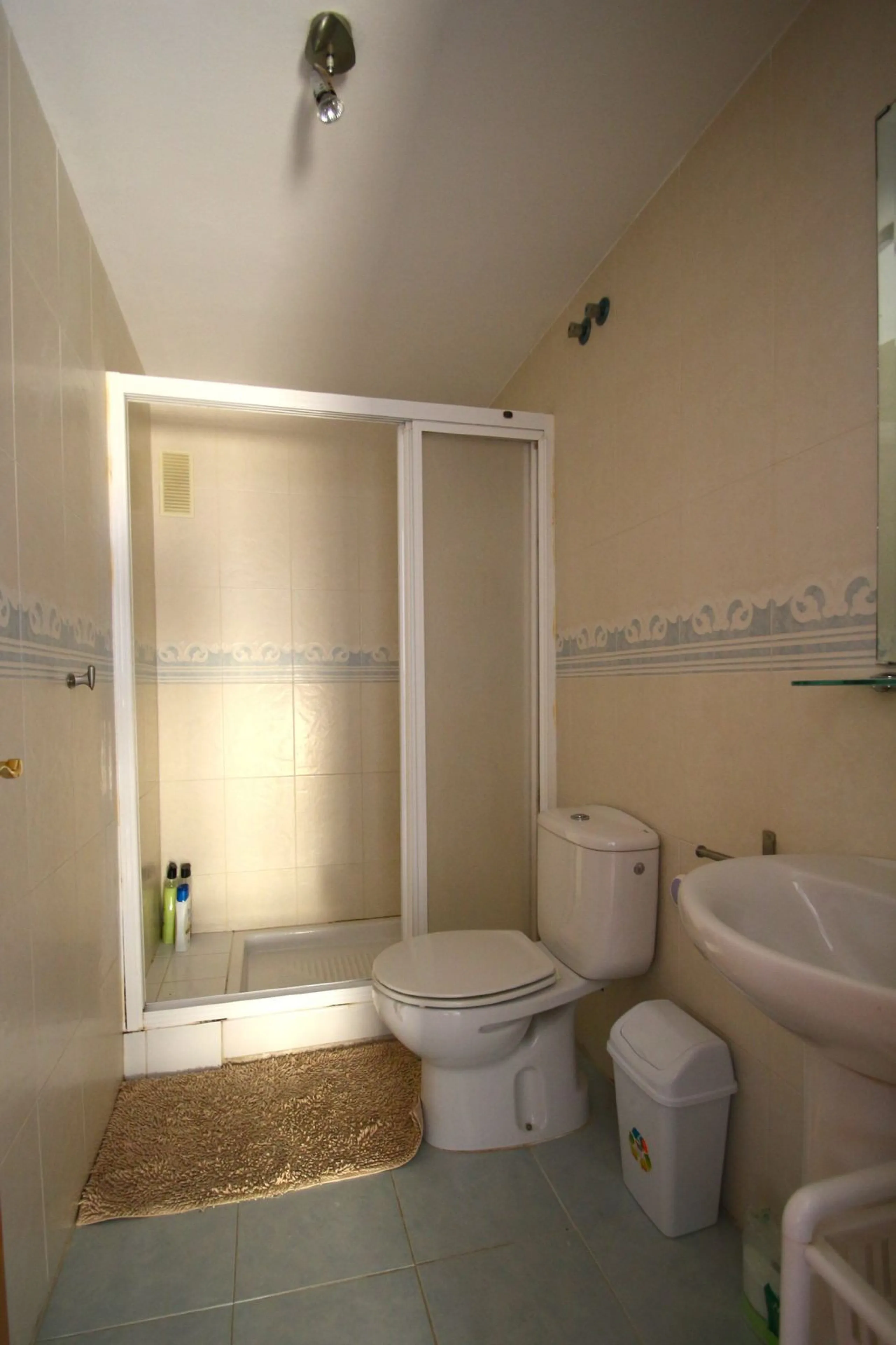Spacious Semi‑Detached Villa for Sale in Los Pacos, Fuengirola