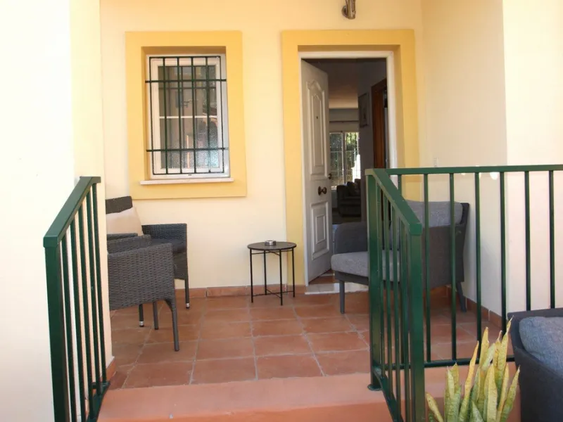 Spacious Semi‑Detached Villa for Sale in Los Pacos, Fuengirola