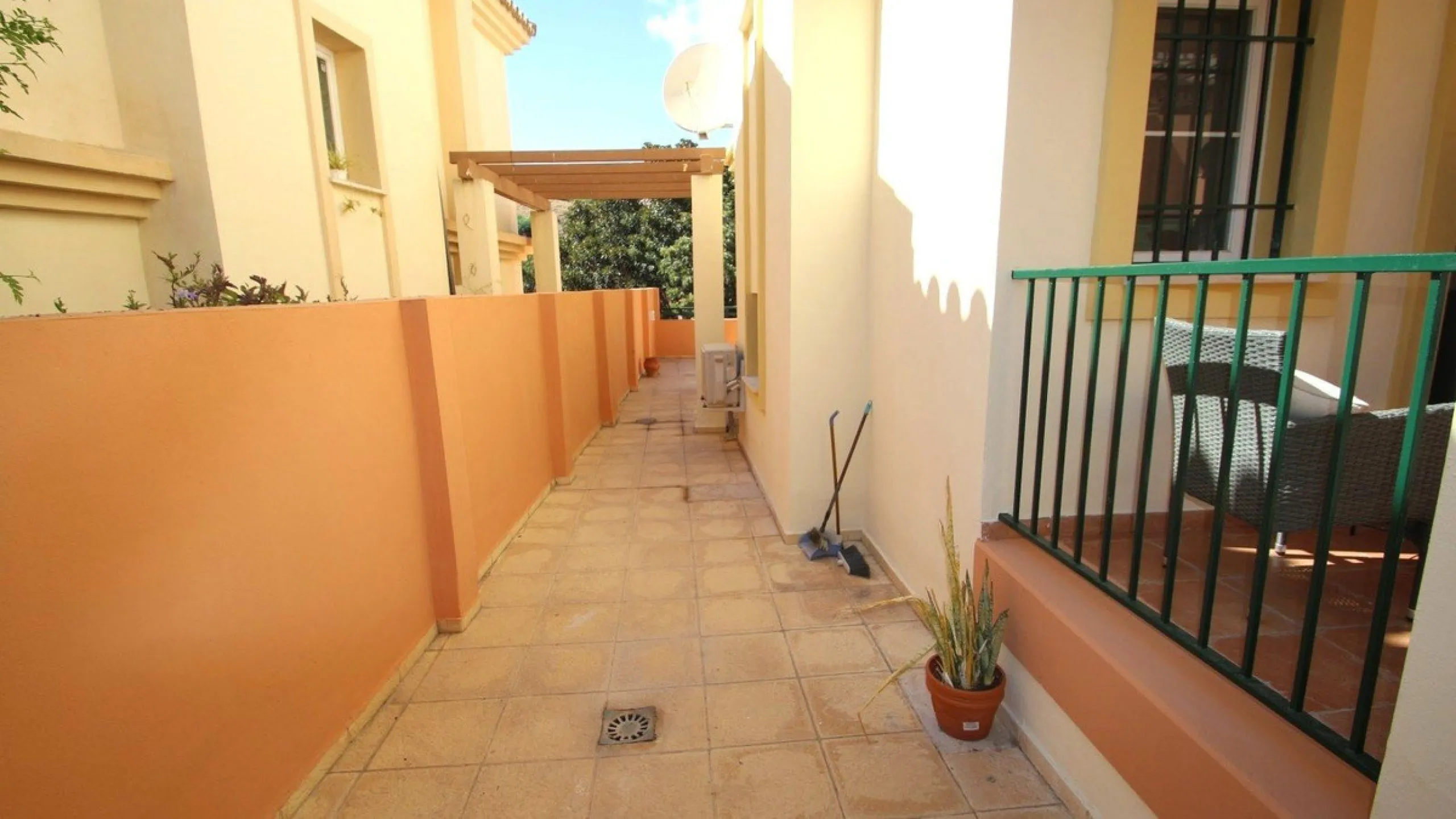 Spacious Semi‑Detached Villa for Sale in Los Pacos, Fuengirola