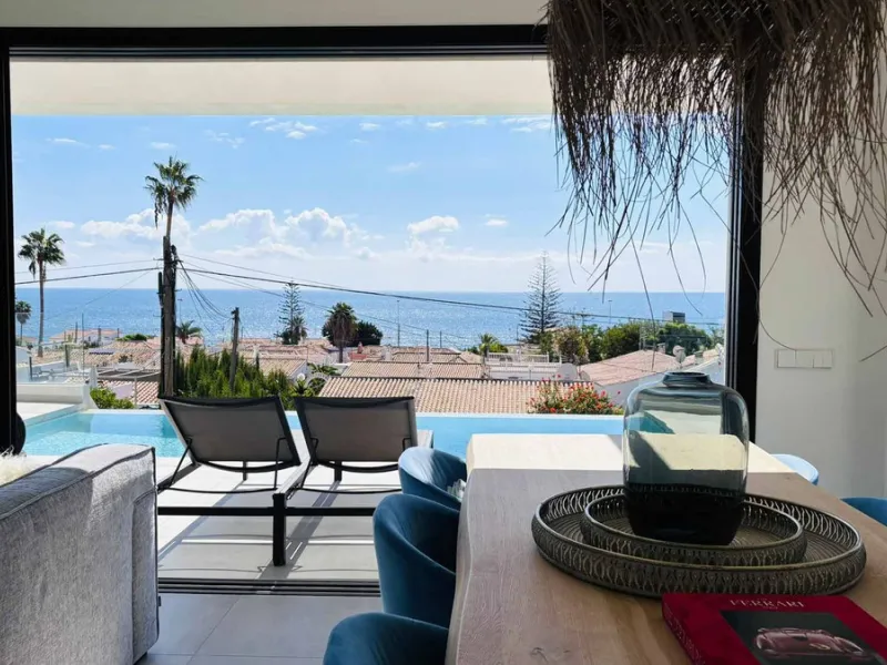 MODERN VILLA WITH SEA VIEWS JUST 200 METERS FROM THE BEACH FOR SALE IN EL CHAPARRAL, MIJAS COSTA