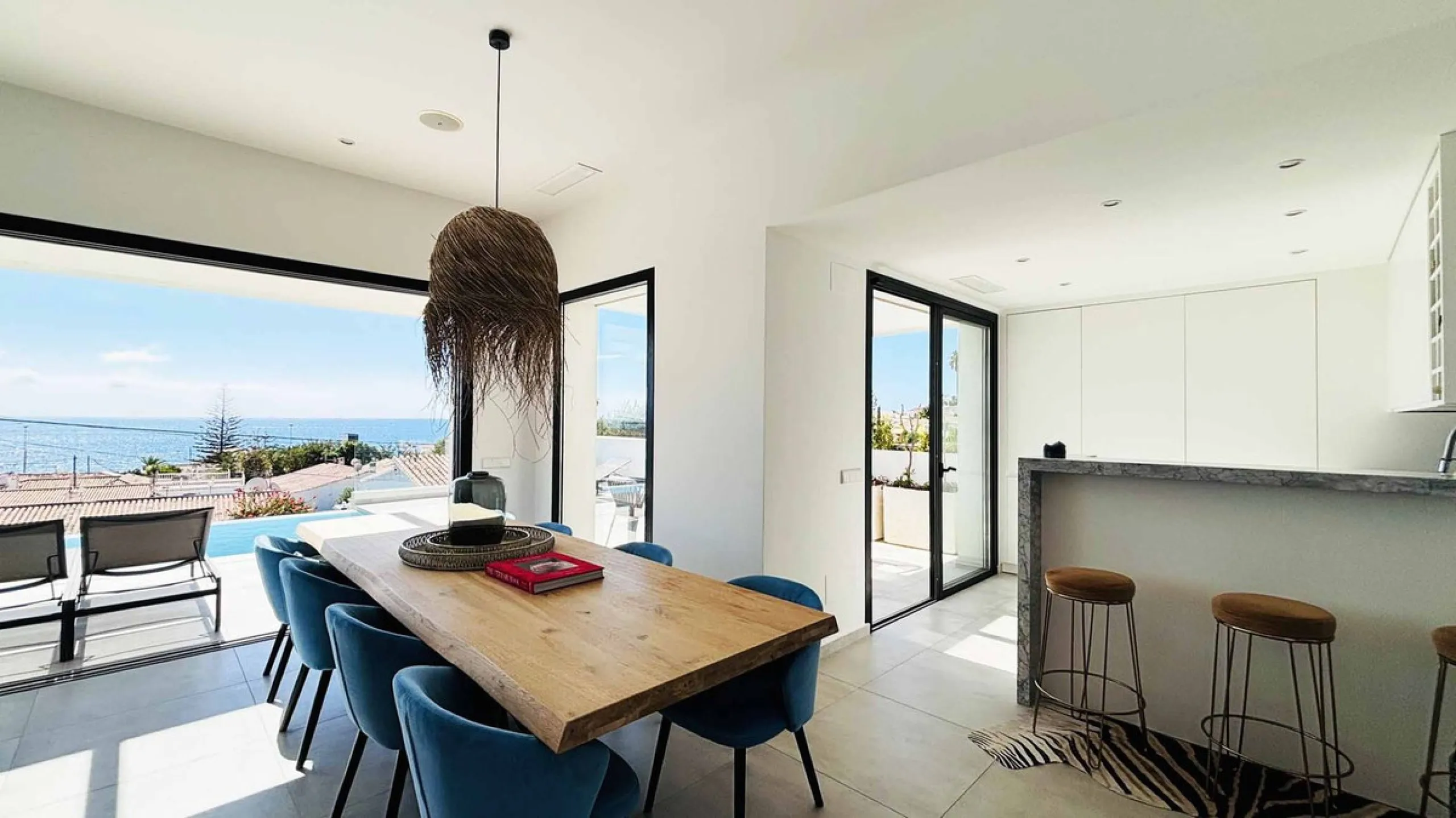 MODERN VILLA WITH SEA VIEWS JUST 200 METERS FROM THE BEACH FOR SALE IN EL CHAPARRAL, MIJAS COSTA