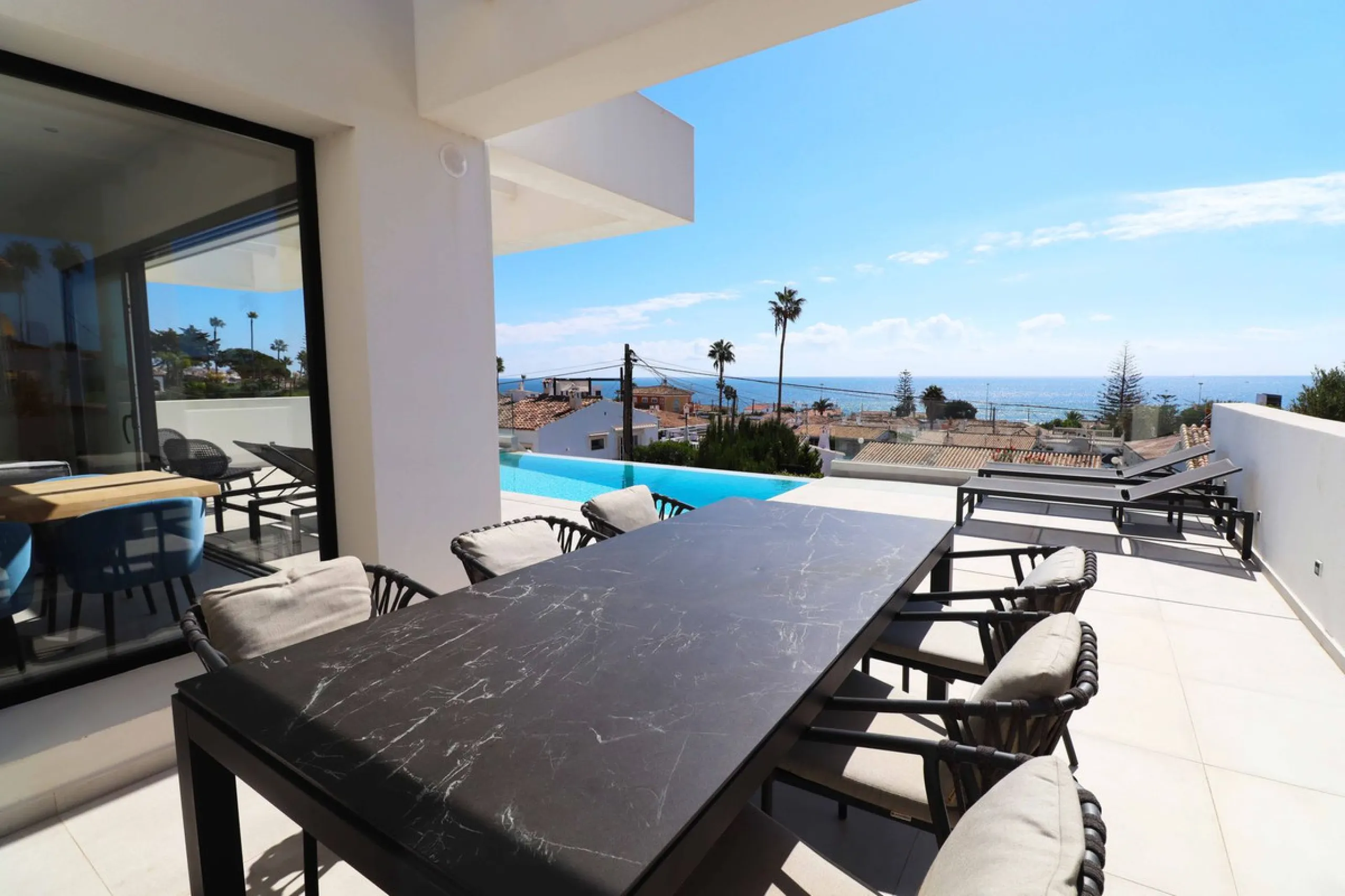 MODERN VILLA WITH SEA VIEWS JUST 200 METERS FROM THE BEACH FOR SALE IN EL CHAPARRAL, MIJAS COSTA