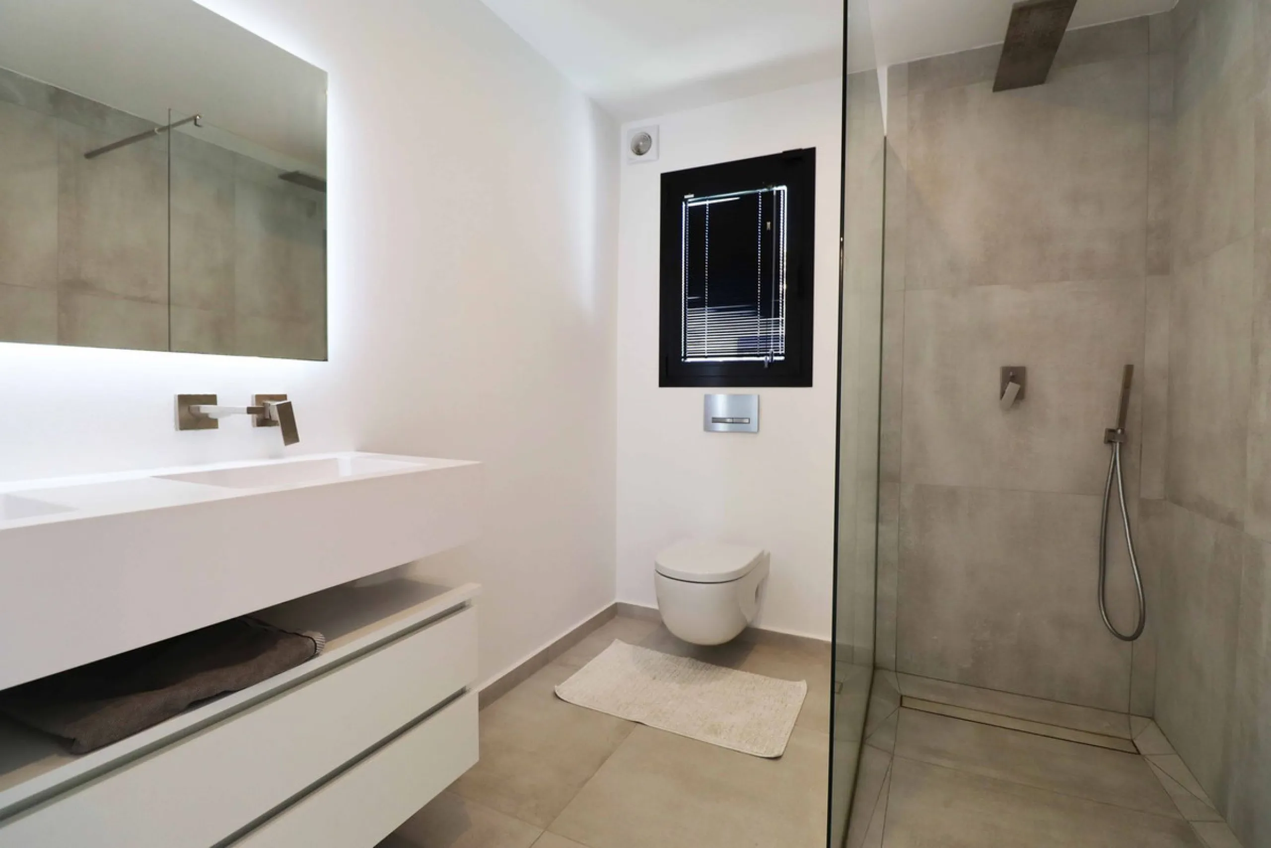 MODERN VILLA WITH SEA VIEWS JUST 200 METERS FROM THE BEACH FOR SALE IN EL CHAPARRAL, MIJAS COSTA