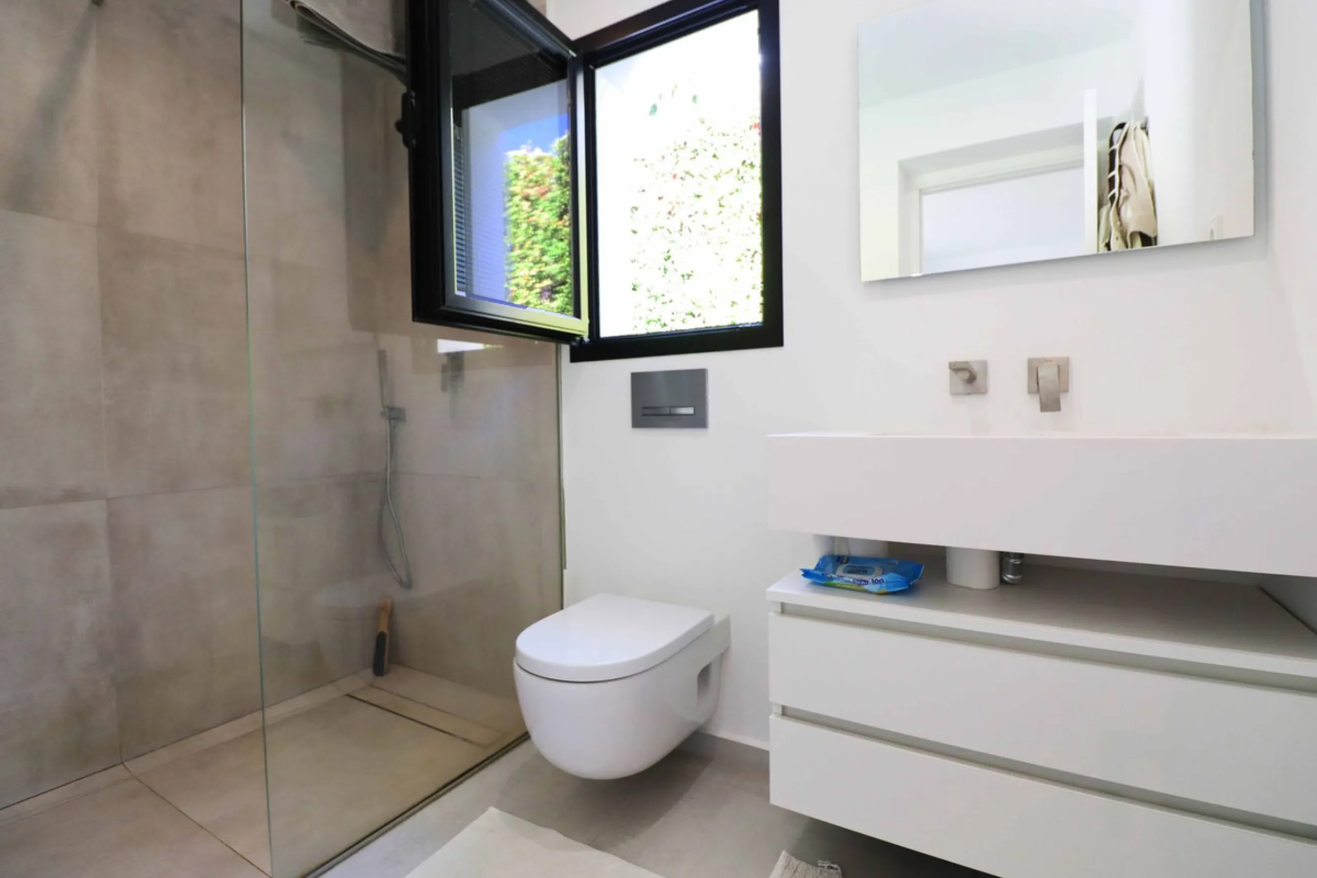 MODERN VILLA WITH SEA VIEWS JUST 200 METERS FROM THE BEACH FOR SALE IN EL CHAPARRAL, MIJAS COSTA
