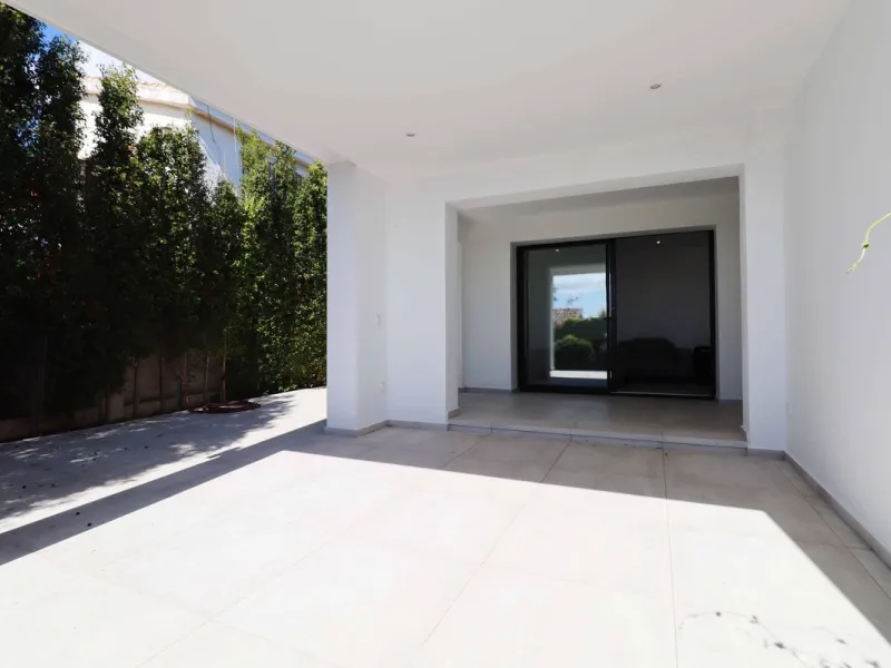 MODERN VILLA WITH SEA VIEWS JUST 200 METERS FROM THE BEACH FOR SALE IN EL CHAPARRAL, MIJAS COSTA