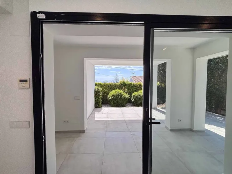 MODERN VILLA WITH SEA VIEWS JUST 200 METERS FROM THE BEACH FOR SALE IN EL CHAPARRAL, MIJAS COSTA