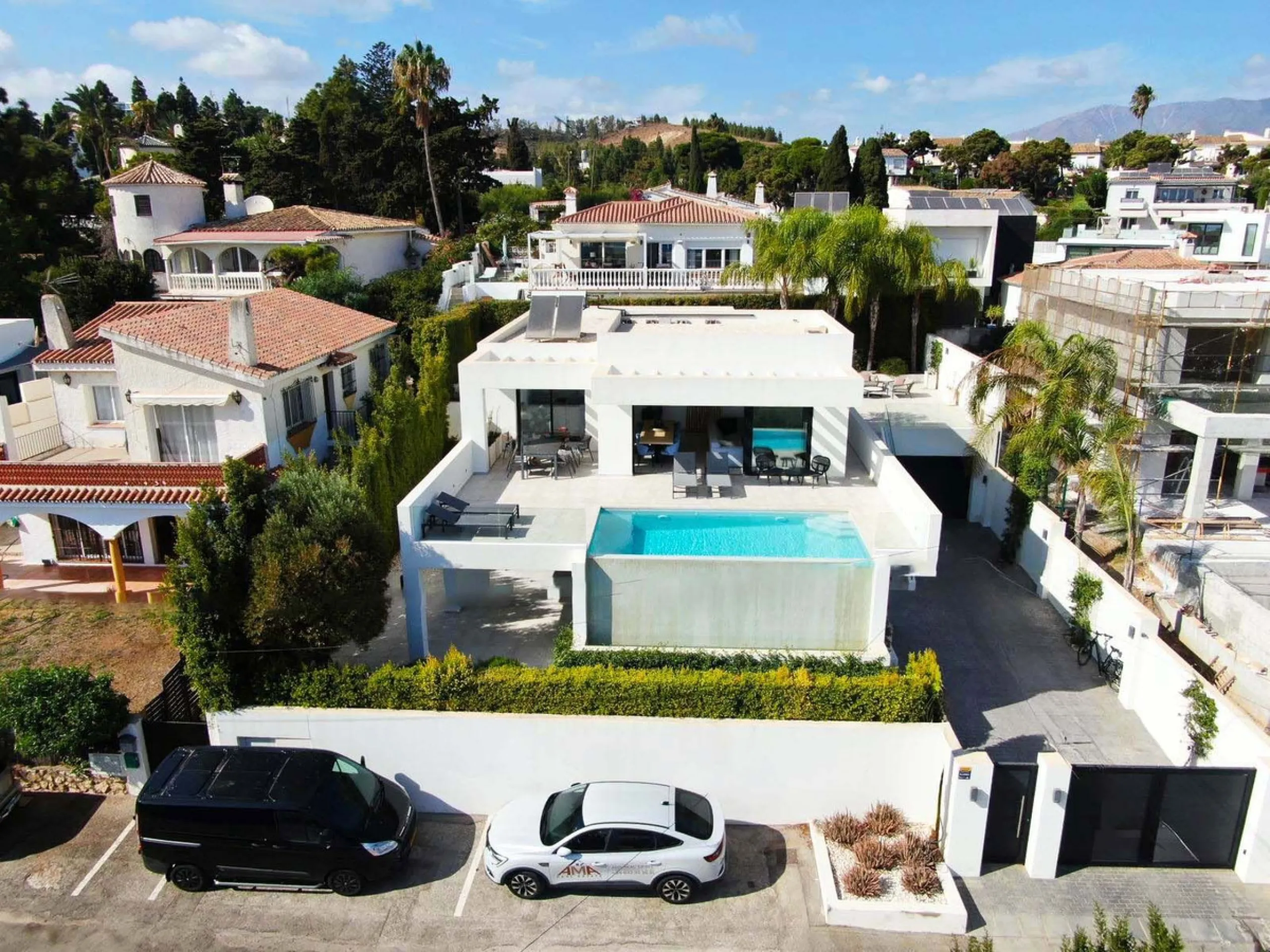 MODERN VILLA WITH SEA VIEWS JUST 200 METERS FROM THE BEACH FOR SALE IN EL CHAPARRAL, MIJAS COSTA