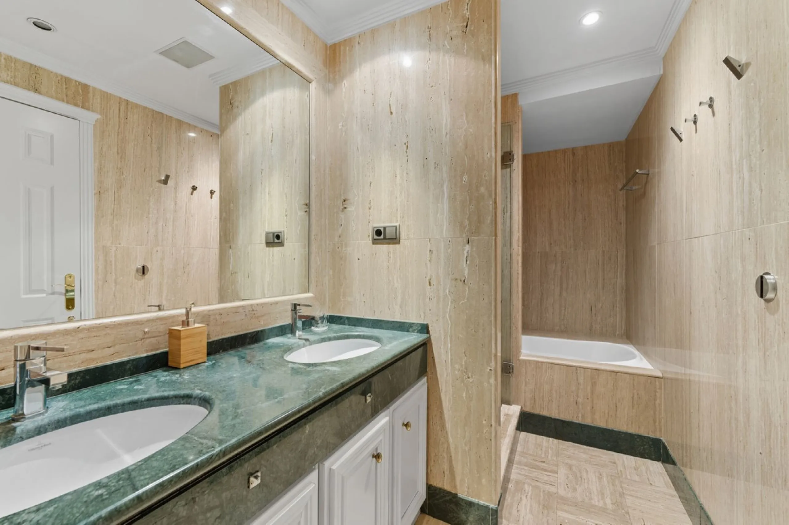 Golden Mile Apartment now reduced from 1250.000,- to 1100.000,-