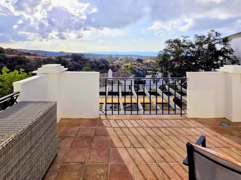 This elegant, partly furnished, and move-in-ready penthouse duplex in Pueblo Los Monteros is located in Altos de Los Monteros. It combines luxury and comfort in one of Marbella's most sought-after neighbourhoods.